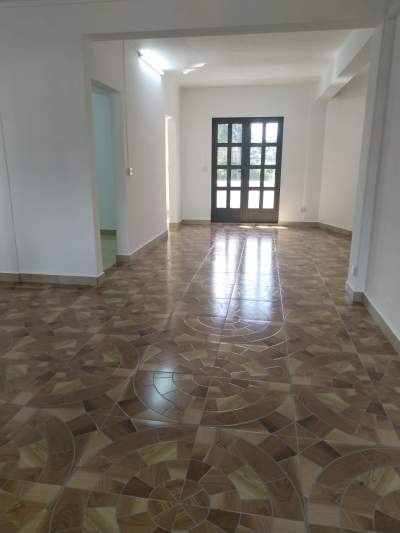 MAISON - 2 CHAMBRES - NON-MEUBLÉ - 140 M² - House