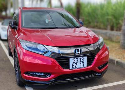 Honda Vezel - Z Package - SUV Cars