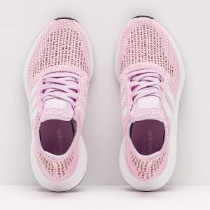 NEW Adidas Original Woman Swift Run  - Sports outfits on Aster Vender