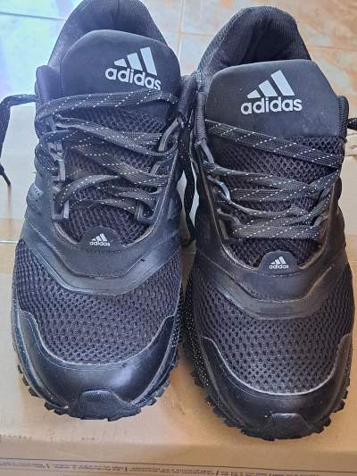 A vendre chaussures Adidas pointure 45 - Sports shoes on Aster Vender