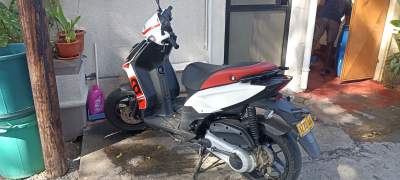 URGENT SALE Aprilia 150cc série AH Rs 50000 a débattre - Scooters (above 50cc)