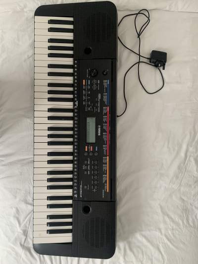 Yamaha  piano keyboard e263 - Electronic piano on Aster Vender