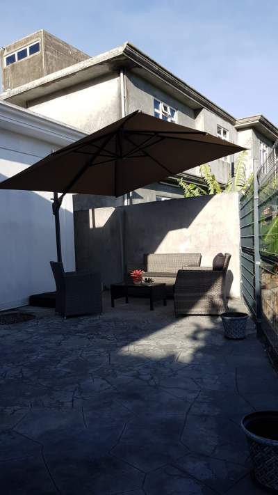 Parasol en Alu Deporté 3*3 inclinable taupe - Others