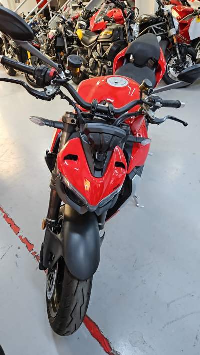 Ducati Streetfighter V2 2023 - Sports Bike