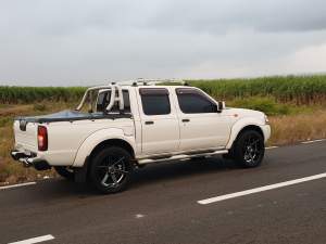 2x4 Nissan Hardbody year 2008 for sale - Family Cars on Aster Vender
