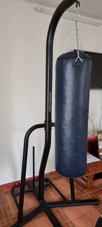 Brand new punching bag with stand - Outshock from Decathlon - Fitness & gym equipment
