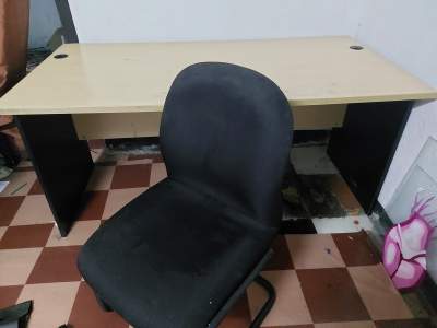 Bureau et chaise - Bedroom Furnitures