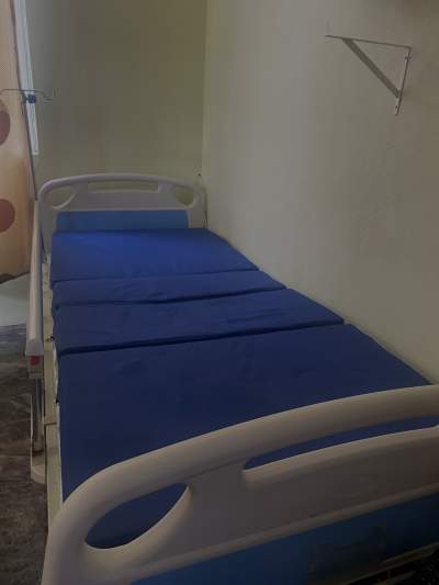 2 functions medical bed - Other Medical equipment on Aster Vender