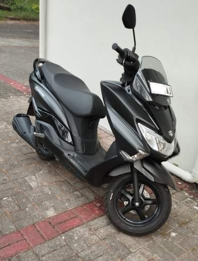 Suzuki burgman 125 cc - Scooters (above 50cc) on Aster Vender