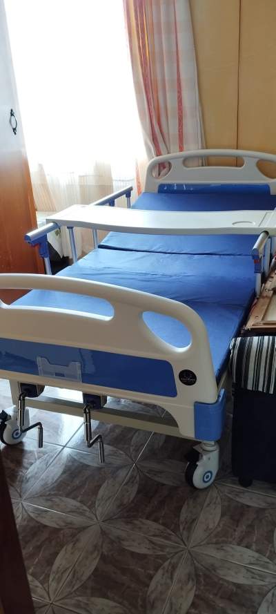 Medical bed - Other Medical equipment on Aster Vender