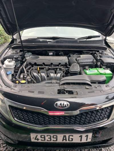 A vendre kia optima year 2011.Rs300000 a debate.option manuel - Family Cars