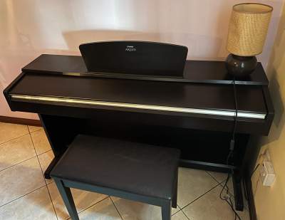 For sale piano electric Yamaha Arius - Piano