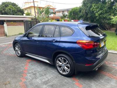 BMW X1 - SUV Cars