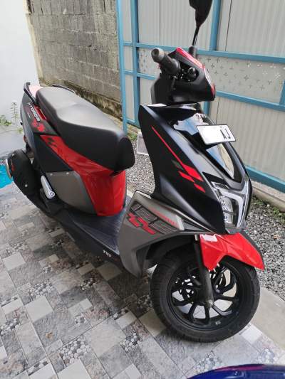 Tvs NTORQ race edition serie AJ - Scooters (above 50cc) on Aster Vender