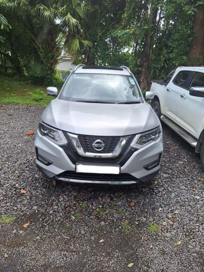 Nissan Xtrail fully executive - SUV Cars on Aster Vender