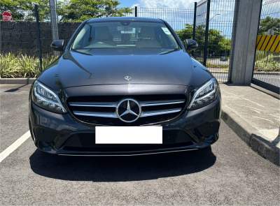 Mercedes C180 très bon état - Luxury Cars