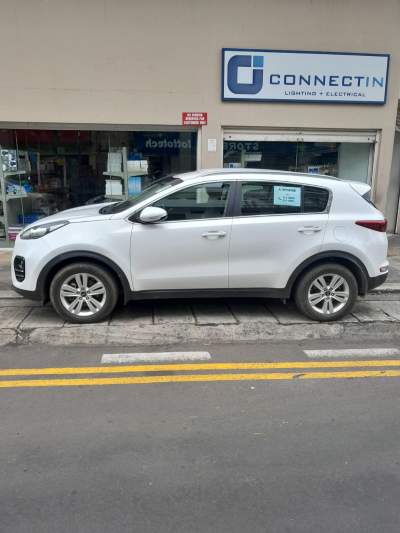 KIA SPORTAGE EX 2WD 1.6 GDI 6AT - SUV Cars
