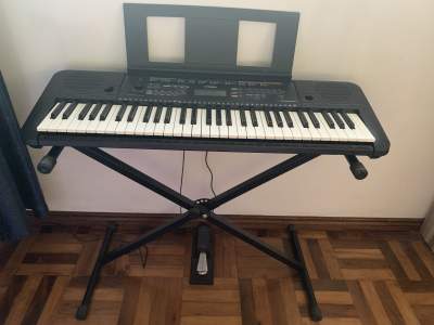 Electronic Piano with pedal and stand - Electronic piano