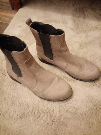 Ladies Boots - Boots on Aster Vender