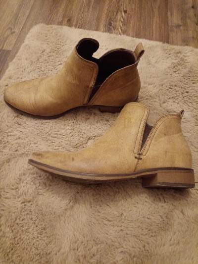 Ladies boots - Boots on Aster Vender