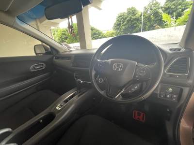 Honda Vezel (Non-Hybrid) 2017 - SUV Cars on Aster Vender