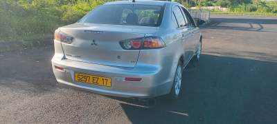 Mitsubishi lancer ex2017 - Family Cars on Aster Vender