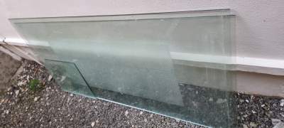 2 big glass panes - Others on Aster Vender
