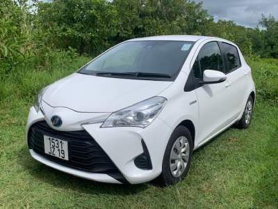 A Vendre Toyota Vitz Hybrid - Compact cars