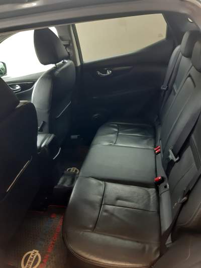 Nissan Qashqai - SUV Cars