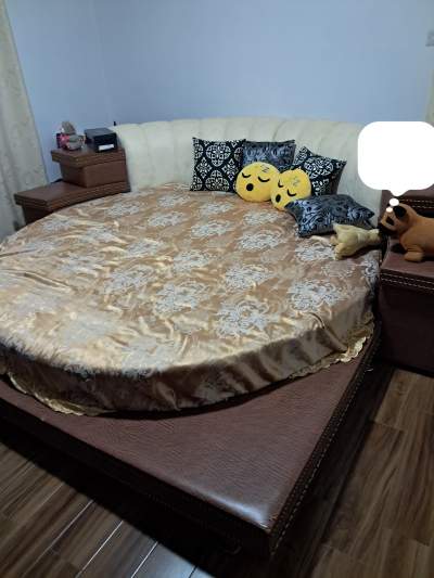 Round bed - Bedroom Furnitures on Aster Vender