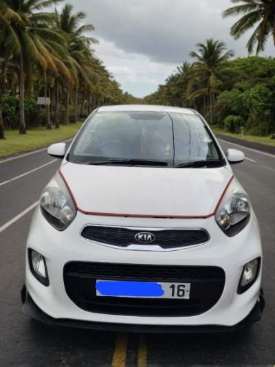Kia Picanto 2016 - Compact cars on Aster Vender