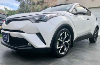 TOYOTA CHR - SUV Cars