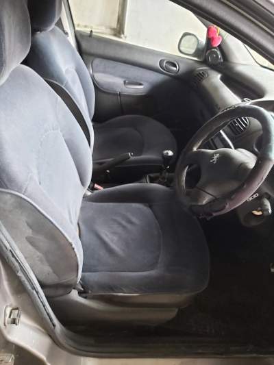 Peugeot 206 - Compact cars on Aster Vender