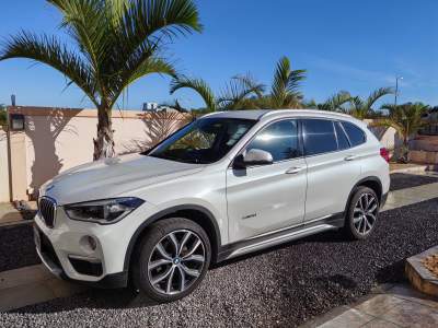 Car BMW  X 1 - SUV Cars
