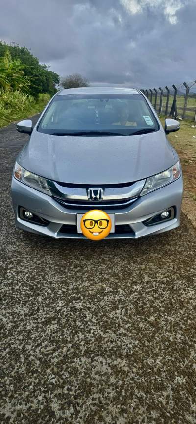 Honda Grace - 2015 - Family Cars on Aster Vender