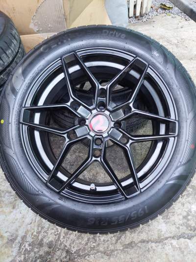 car rim and tyre for sale..contact 59278814 - Others on Aster Vender