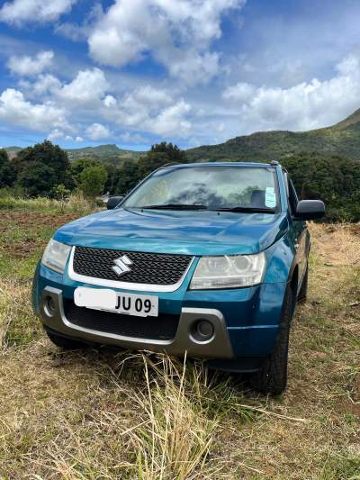 Suzuki Grand vitara-2009 - Off Roader Cars on Aster Vender