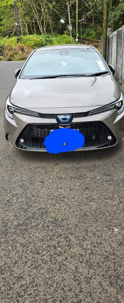 Toyota corolla Touring -2022 - SUV Cars on Aster Vender