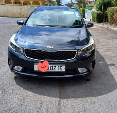 Kia Cerato-2016 - SUV Cars on Aster Vender