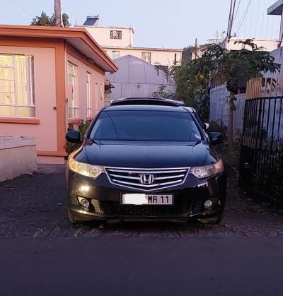 Honda Accord-2011 - Family Cars on Aster Vender