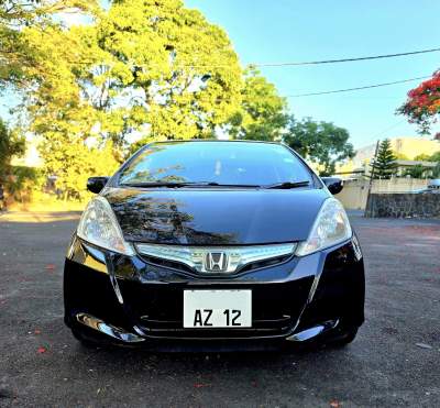Honda Fit Hybrid - 2012 - Compact cars on Aster Vender