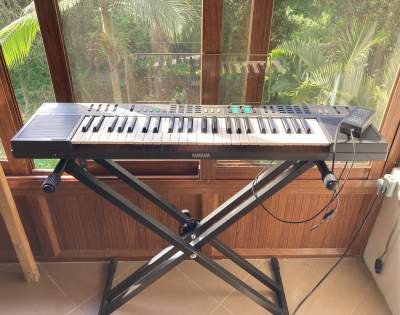 Yamaha PSR-21 + Stand - Electronic piano on Aster Vender