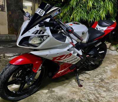 Yamaha R15 V2 - Sports Bike on Aster Vender