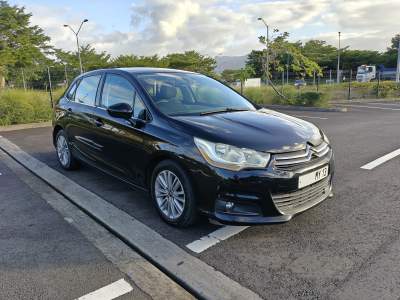 Citroen C4 - 1.6 Hatchback (May 2013) - Family Cars on Aster Vender