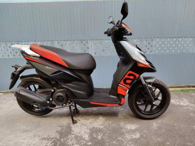 Scooter Aprilia SR 150 - Scooters (above 50cc) on Aster Vender