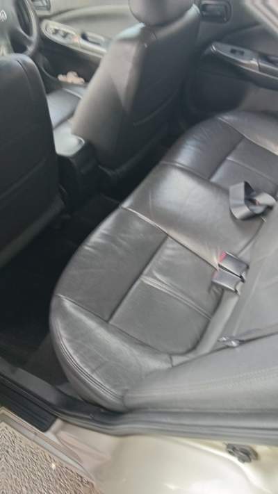 Nissan 17 - Compact cars on Aster Vender