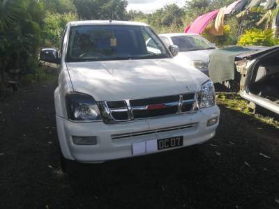 Isuzu D-Max KB300 (2007) - Pickup trucks (4x4 & 4x2)
