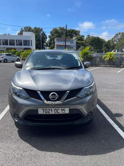 Nissan Qashqai - SUV Cars