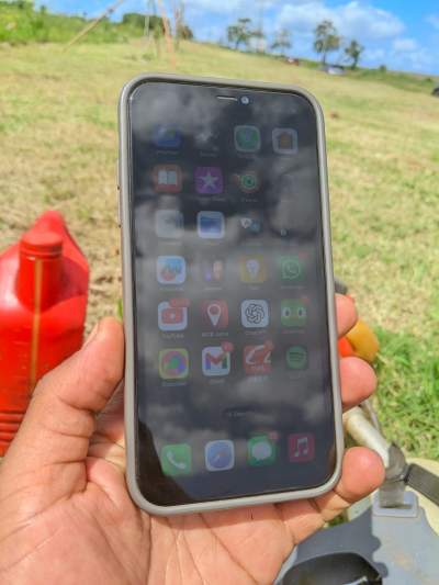 iPhone 11 - iPhones on Aster Vender