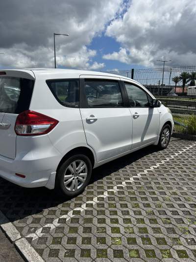 SUZUKI ERTIGA - YEAR 2017 - 7 SEATER - Family Cars